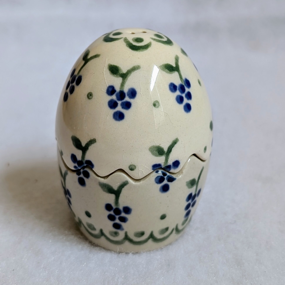 Polish Pottery Salt & Pepper Shaker Egg with Grape Design